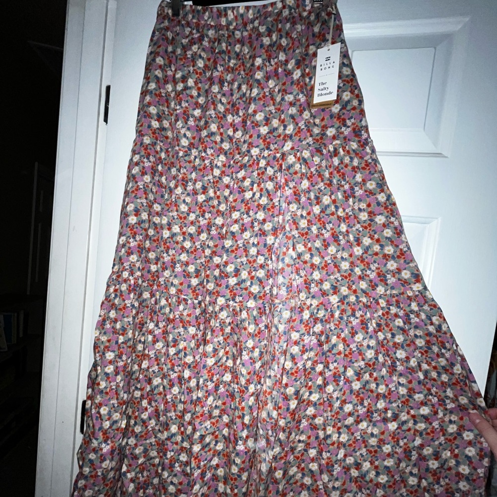 Woman’s BillaBong Maxi Skirt